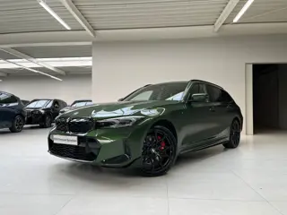 BMW 3 Serie Touring 330e M-Sport Pro| M-Performance Parts | 20" | Special Request | Panorama | Angle