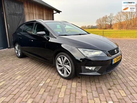 Seat Leon ST 1.8 TSI FR Connect, AUTOMAAT, TREKHAAK ,HALF LEER,MOOIE VELGEN.