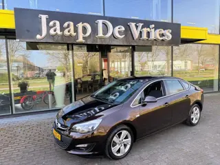 Opel Astra 1.4 Turbo Edition