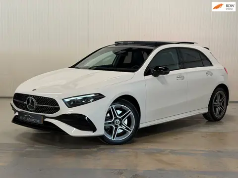 Mercedes-Benz A-klasse 250 e Star Edition AMG Line Plus | PANO | HUD | 360 CAMERA | TREKHAAK | VOL O