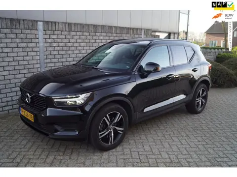 Volvo XC40 2.0 T4 AWD R-Design Autom Panodak Leder Stoel/Stuur ABank Verw Navi Camera Clima Cruise 2