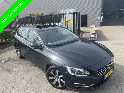 Volvo V60 2.4 D6 Automaat Pano|Clima|Navi|Camera 2014