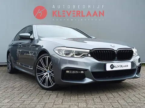 BMW 5 Serie 530e iPerformance High Executive | PARK ASSIST | M SUEDE SPORTSTOELEN | DODEHOEK | Wij b