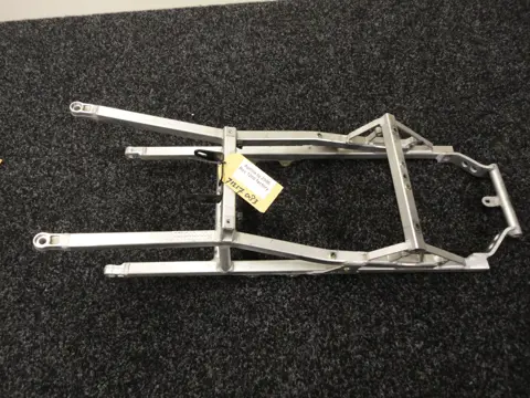 ACHTER SUBFRAME Aprilia RSV 1000 2004 - 2005