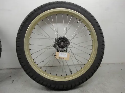 VOORVELG MET BAND Cagiva W16 600 1996 - 1996