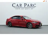 Alfa Romeo Giulia 2.9 V6 Quadrifoglio 570+PK Squadra CARBON/HALF LEDER+ALCANTARA+MEMORY/19" LMV/CAM/