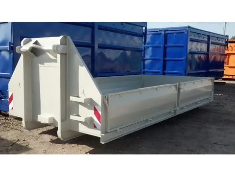 Gemakbak containers met stalen zijborden