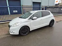 Peugeot 208 1.2 VTi Allure Plus *INRUILAANBIEDING!!!
