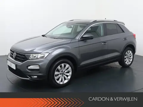 Volkswagen T-Roc 1.0 TSI Style | 110 PK | Adaptive cruise control | Parkeersensoren | Apple Carplay/