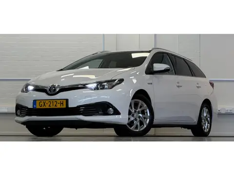 Toyota Auris Touring Sports 1.8 Hybrid Dynamic Trekhaak 2e Eigenaar Camera Navi Mooi!