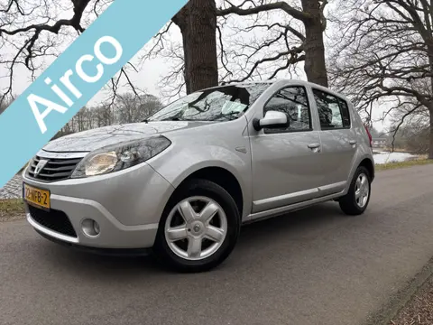 Dacia Sandero 1.2 Blackline / 5 Drs. / Airco / Slechts 84.000 km.