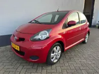 Toyota Aygo 1.0-12V Aspiration Red -