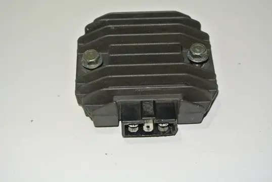 SPANNINGSREGELAAR Yamaha YZF R1 2000 - 2001