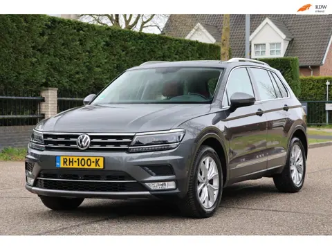 Volkswagen Tiguan 2.0 TSI 4Motion Highline | PANO | CARPLAY | VIRTUAL COCKPIT | CAMERA | TREKHAAK | 