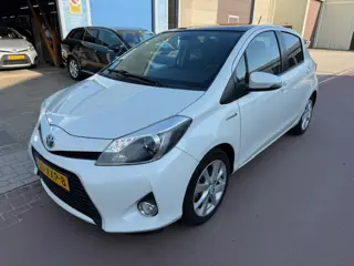 Toyota Yaris 1.5 Full Hybrid Dynamic NAP - Nwe APK 03-2027 Meest luxe uitvoering met Panoramadak, Na