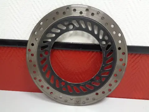 REMSCHIJF VOOR Honda CBR 125 R 2011 - 2016