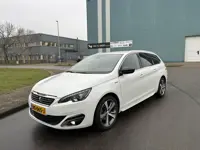 Peugeot 308 SW 1.2i PureTech GT-line 6-Bak 130 PK. Prachtige en als nieuw rijdende auto !!!