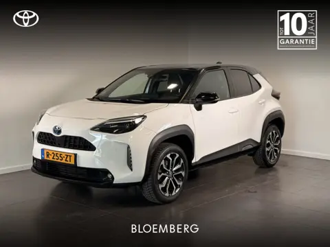 Toyota Yaris Cross 1.5 Hybrid Business Plus | Stoelverwarming | Parkeersensoren voor en achter |