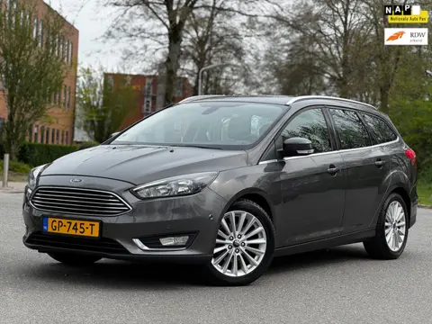Ford Focus Wagon 1.0 Titanium Edition|btw auto|NW SCHIJVEN EN REMMEN RONDOM