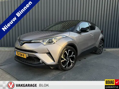Toyota C-HR 1.8 Hybrid Bi-tone | Trekhaak afnb. | Dodehoeksensoren | Stuur & Stoel verw. | Prijs Rij