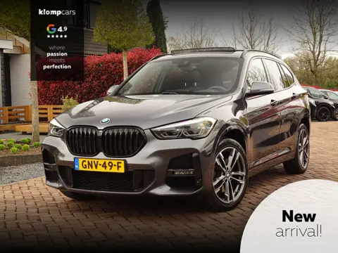BMW X1 xDrive20i M-Sport | 4WD | Head-up | 19inch! | Keyless| Pano | Trekhaak! 192PK | Flippers