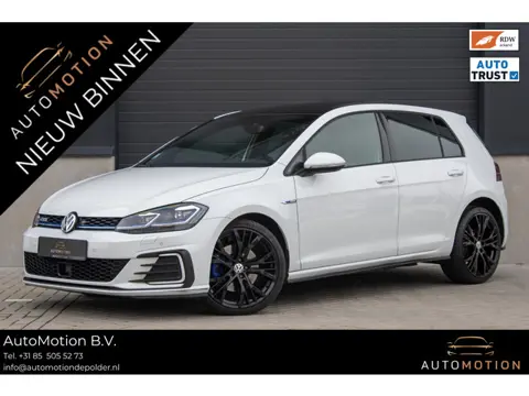Volkswagen Golf 7.5 1.4 TSI PHEV GTE PANO STOELVERWARMING CAMERA
