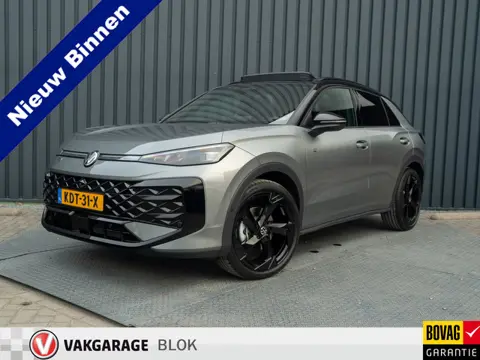 Volkswagen T-Roc 1.5 eTsi R-Line First Edition | Trekhaak wegkl. | 360 Camera | Panodak | Harman/Kar