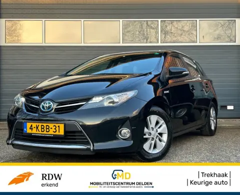 TOYOTA AURIS 1.8 HYBRID Aspiration / Trekhaak / Dealer ond. / Bluetooth