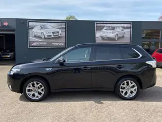 Mitsubishi Outlander 2.0 PHEV instyle+ 130.645 Kilometer n.a.p - Airco ecc - Cruise - Camera - Leer 