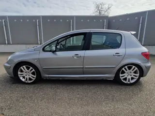 Peugeot 307 1.6-16V XSI (bj 2002)