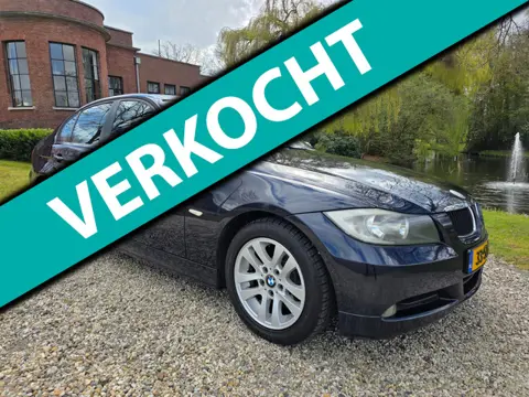 BMW 3-serie 320i High Executive *apk:05-2027*
