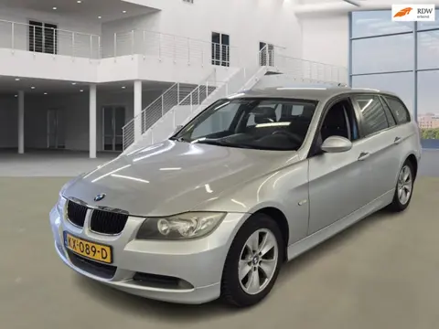 BMW 3-serie Touring 318i|APK 23-01-2027|NAVI|PSENSOR|TREKHAAK|2XSLEUTELS|CRUISE|AIRCO