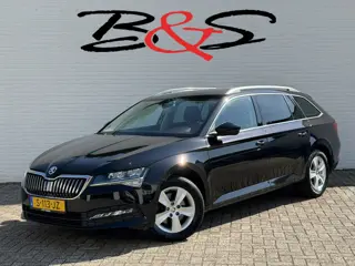 Skoda Superb Combi 1.5 TSI ACT Automaat Pdc V+A Navigatie Clima Carplay Digital dash Trekhaak Cruise