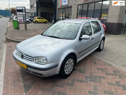 Volkswagen Golf 1.6-16V Trendline! Parksensor! Cruise! Trek!