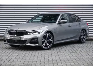 BMW 3-serie 330e eDrive Edition | M-Sport | Memory | Adaptive cruise  | HUD | 360 | Adaptive M-Onder