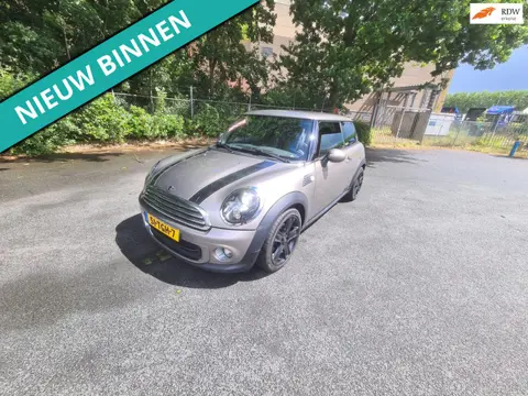 Mini Mini 1.6 One Red Hot Apk bij aflevering