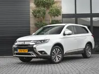 Mitsubishi Outlander 2.0 Business Edition Navigatie Carplay Alcantara Bekleding 18 inch velgen Elekt