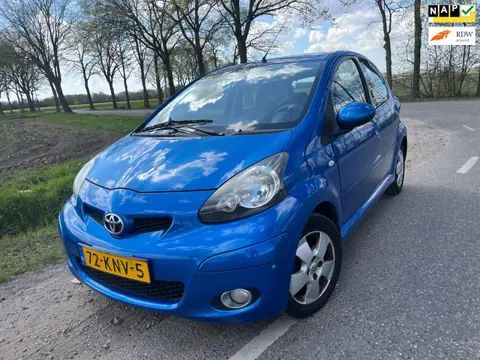 Toyota Aygo 1.0-12V Dynamic Blue / 5 drs aico nap