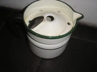 Emaille melkkoker groen / wit