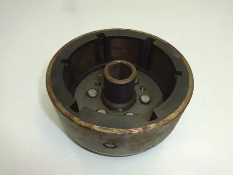ROTOR VLIEGWIEL Suzuki GT 250 1970 - 2012