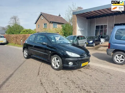Peugeot 206 1.6-16V XS met Nieuwe APK