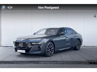 BMW i7 M70 xDrive 106 kWh M Sport Pro / Individual Two-Tone lak / Rear-Seat Entertainment / Executiv