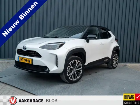 Toyota Yaris Cross 1.5 Hybrid Executive | Bi-Tone | Trekhaak | Head Up | Dodehoek Sensoren | Prijs R