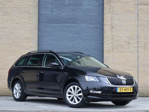 Škoda Octavia Combi 1.5 TSI Ambition Business Automaat | ACC | Camera | Trekhaak | Org. NL