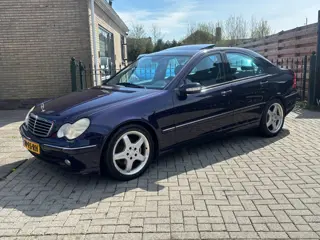 Mercedes-Benz C-klasse 240 Elegance V6 | Dakje | AC | Cruise | APK | elektrische stoel | AMG velgen 
