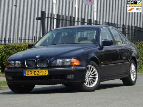 BMW 5-serie 523i Executive AUT NAP/LEER/CLIMA/CRUISE/PDC/APK