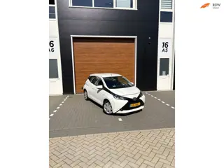 Toyota Aygo 1.0 VVT-i x-play