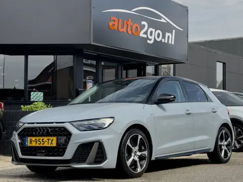 Audi A1 Sportback 25 TFSI 2X S-LINE TWO-TONE NAVI DIGI-DASH APPLE-CARPLAY LED LMV PDC