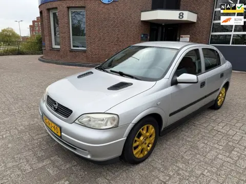 Opel Astra 1.6 GL 5 deurs / bj.1999 / kleur : grijs / NAP met 154221 km.maar APK bijna verlopen / vo