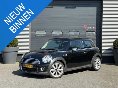 Mini Mini 1.6 One Kite White | Navigatie | Cruise Control | Airco | Lichtmetalen Velgen |